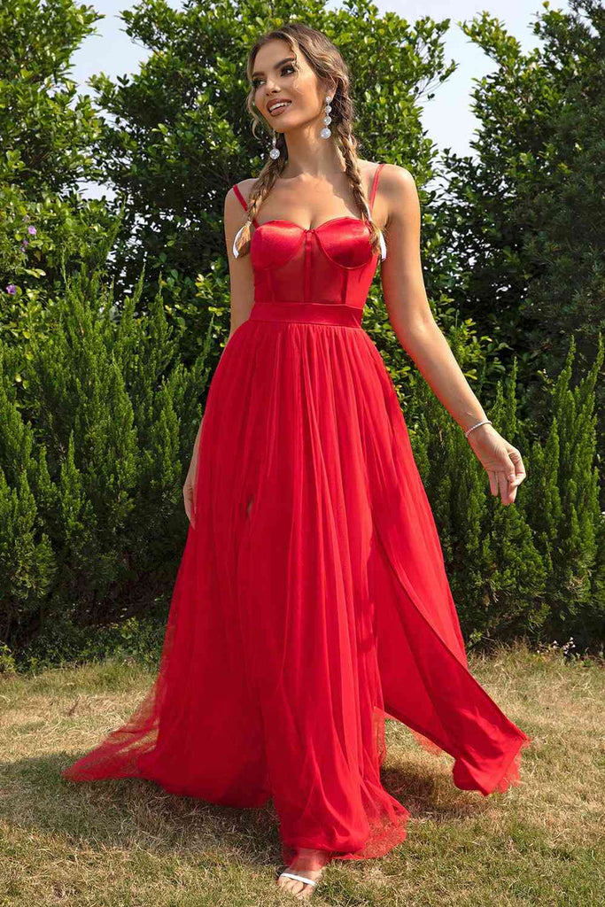 Sweetheart neckline maxi dress in red, floor-length and sleeveless, designed for formal occasions.